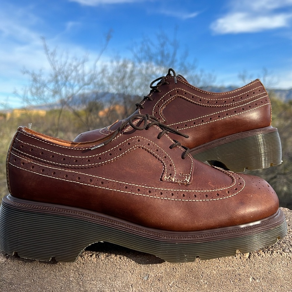 🏴 Vintage Dr. Martens MIE Platform Babydoll Brogue Brown Wingtips UK 7 - Picture 3 of 17